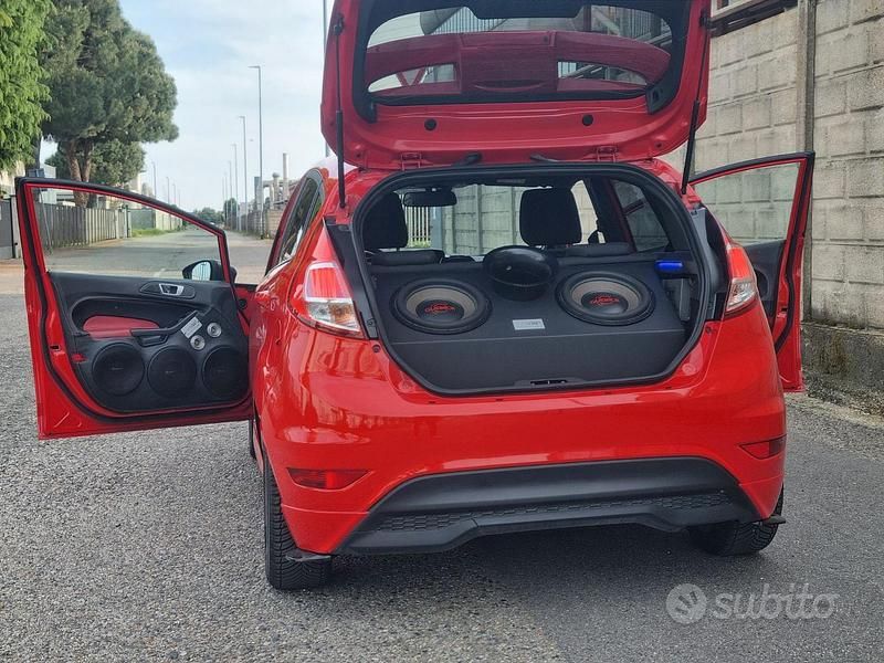 Usata Ford Fiesta ST-Line 75 CV (55 kW) 2017 Rosso Berlina