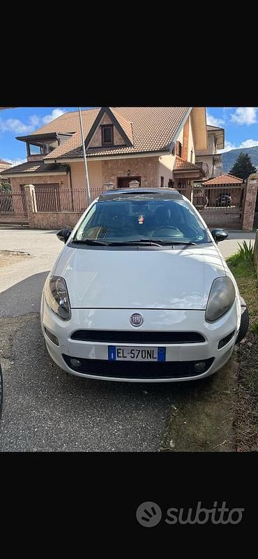 Usata Fiat Punto Lounge 95 CV (69 kW) 2012 Bianco Utilitaria
