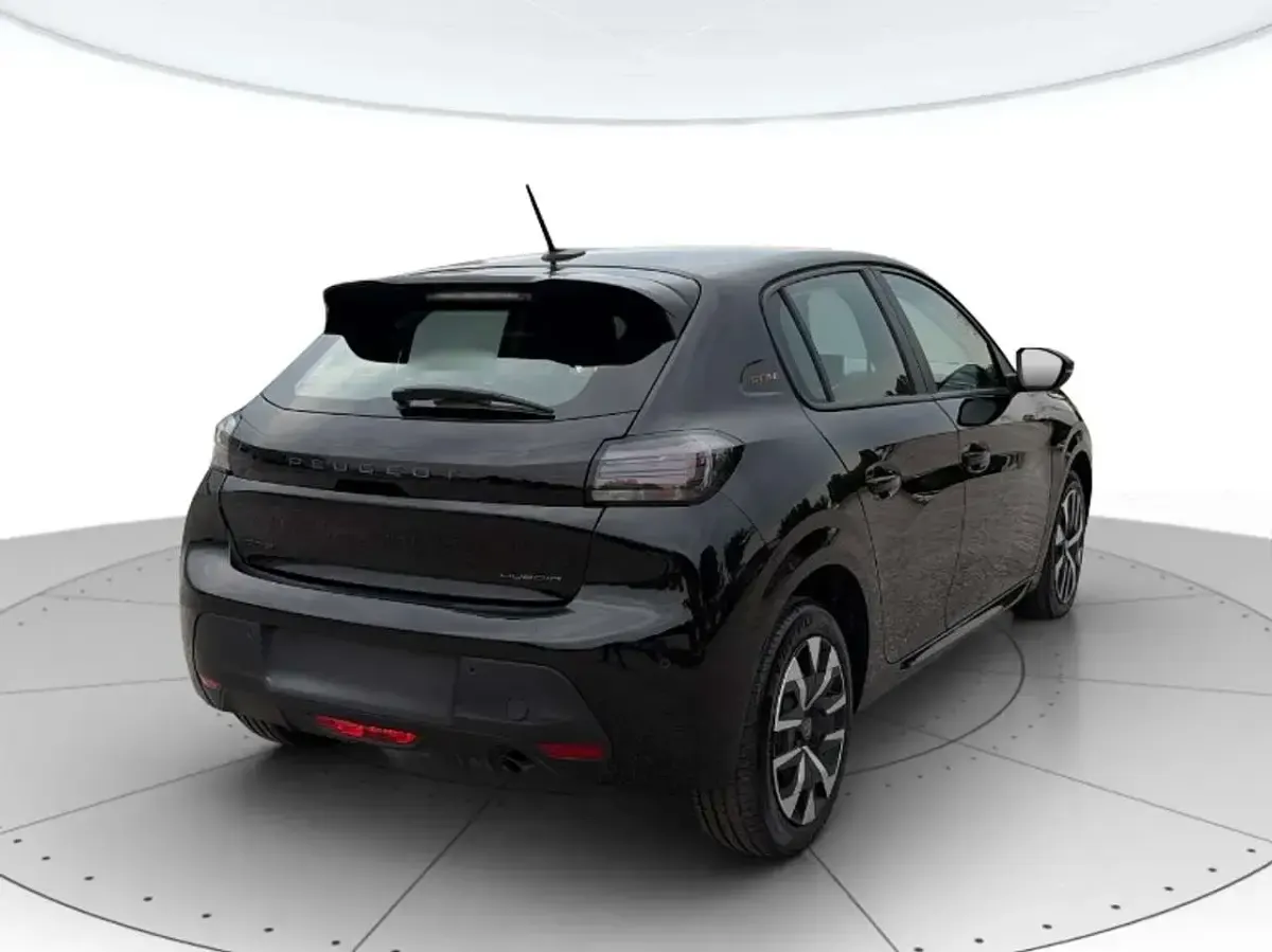 Usata Peugeot 208 Style 101 CV (74 kW) 2025 Nero perla Utilitaria