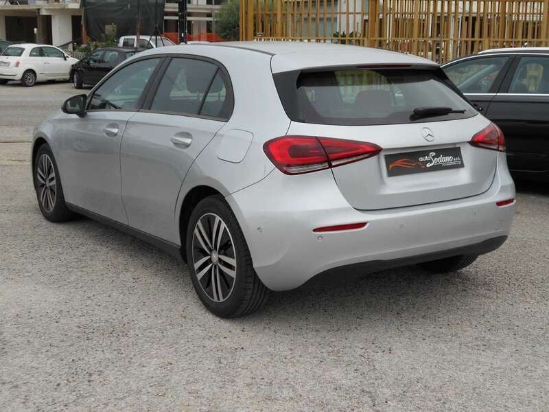 Usata Mercedes A180 Sport 116 CV (85 kW) 2018 Argento Berlina