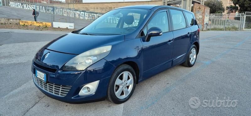 Blu Usata 2009 Renault Grand Scénic III Monovolume | 4000 € (Buon prezzo) - Immagine 1/4
