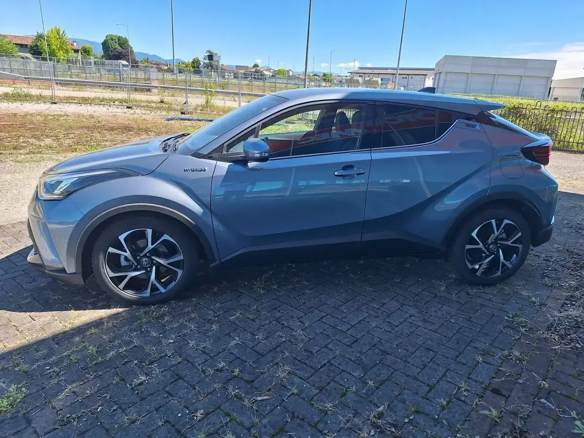 Usata Toyota C-HR Trend 98 CV (72 kW) 2021 Celestite grey SUV