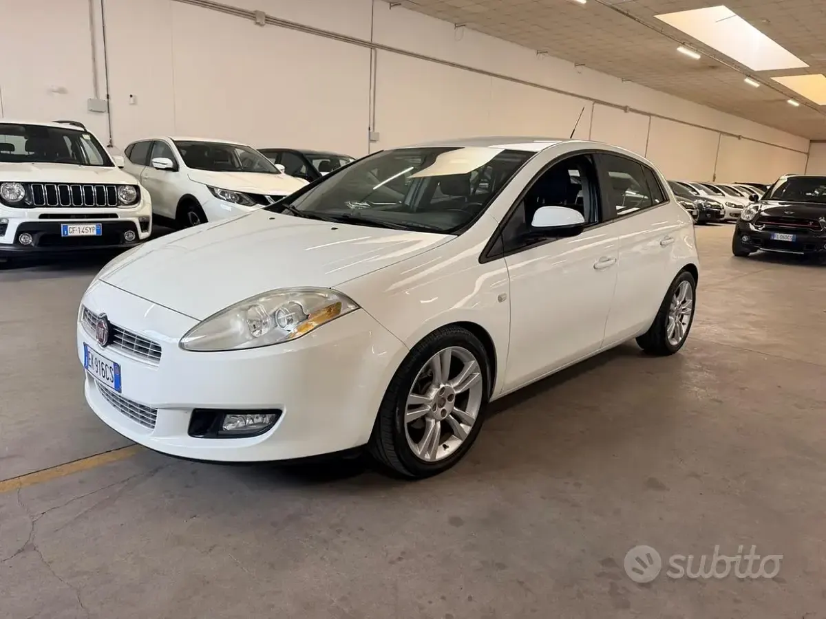 Usata Fiat Bravo Dynamic 120 CV (88 kW) 2011 Bianco Utilitaria