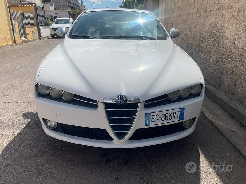Usata Alfa Romeo 159 136 CV (100 kW) 2011 Bianco Berlina