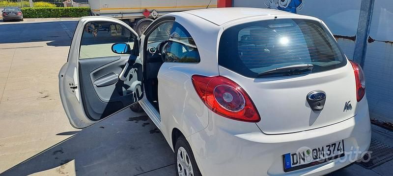 Usata Ford Ka 69 CV (50 kW) 2016 Bianco Utilitaria