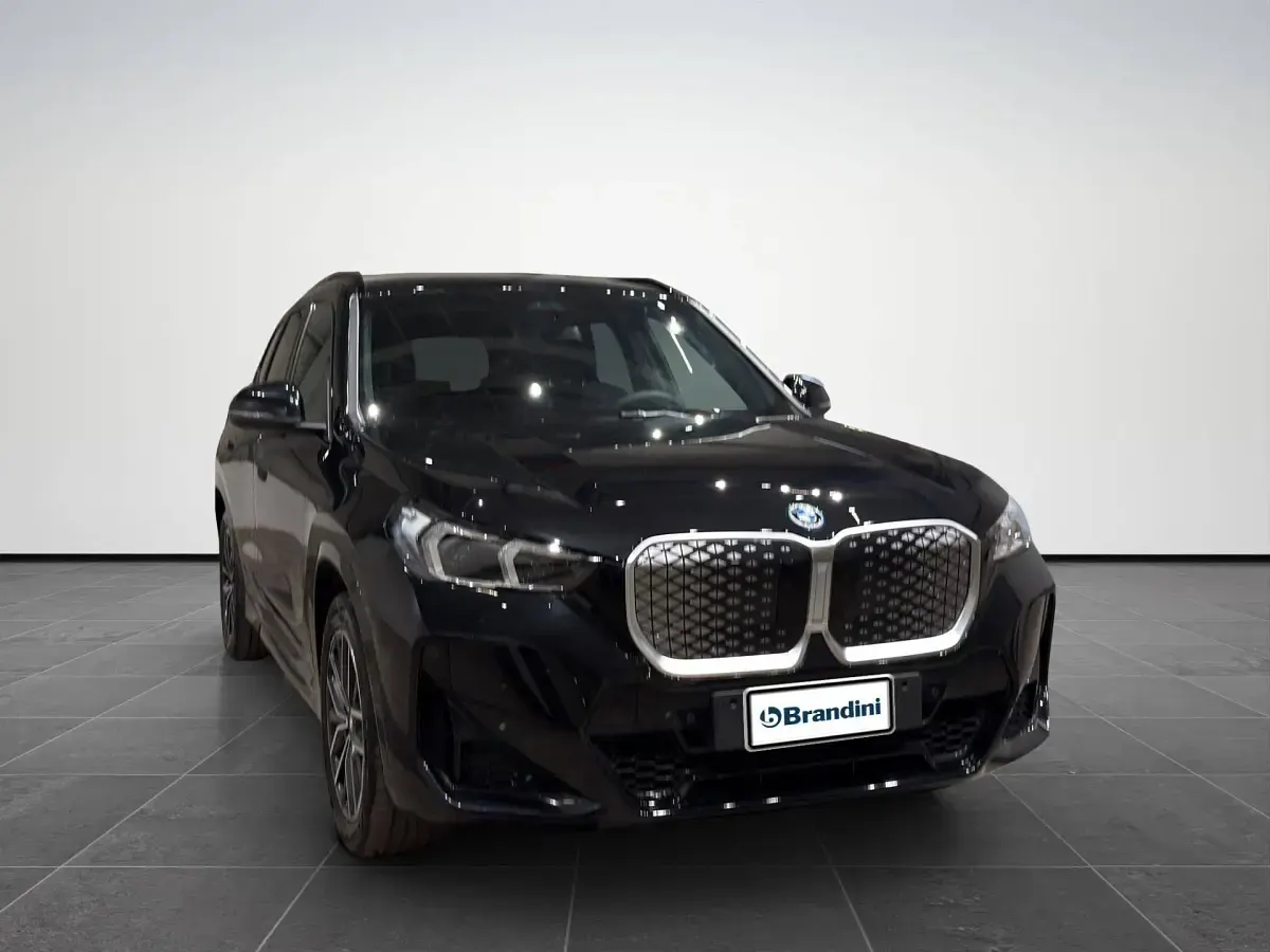 Usata BMW iX1 Comfort Edition 150 kW (204 CV) 2025 Black sapphire metallizzato SUV