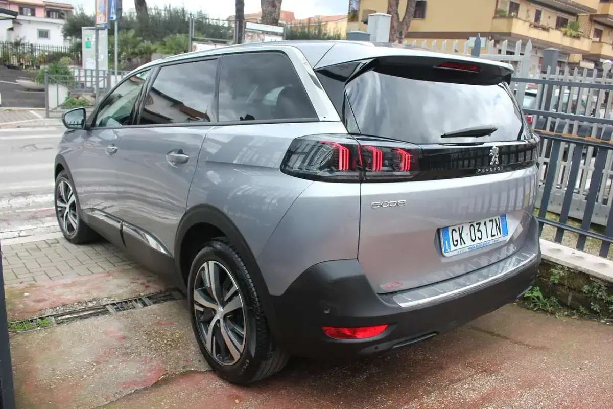 Usata Peugeot 5008 Allure 131 CV (96 kW) 2022 Other SUV