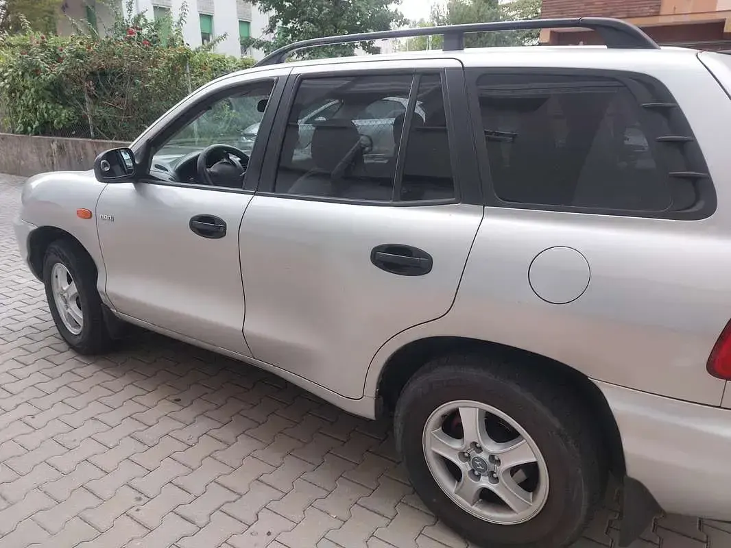 Usata Hyundai Santa Fe 113 CV (83 kW) 2002 SUV