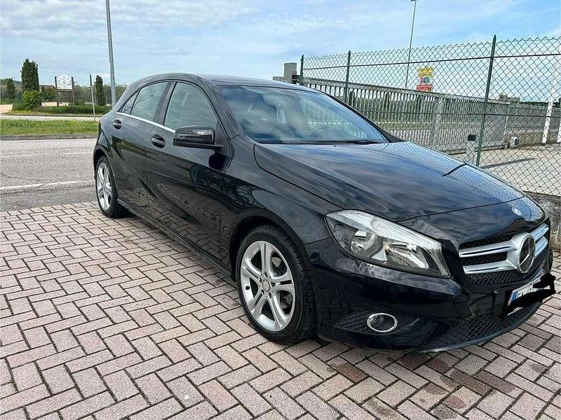 Usata Mercedes A180 Edition 129 CV (94 kW) 2015 Berlina