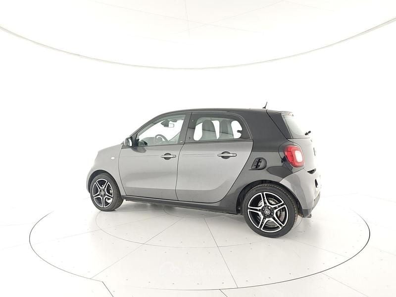 Usata Smart ForFour Prime 90 CV (66 kW) 2018 Gray Utilitaria