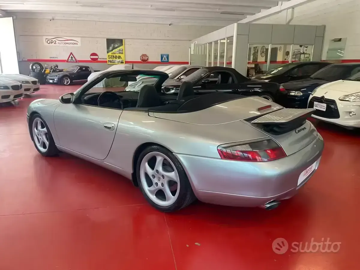 Usata Porsche 911 Carrera Cabriolet 300 CV (220 kW) 1998 Grigio Cabrio