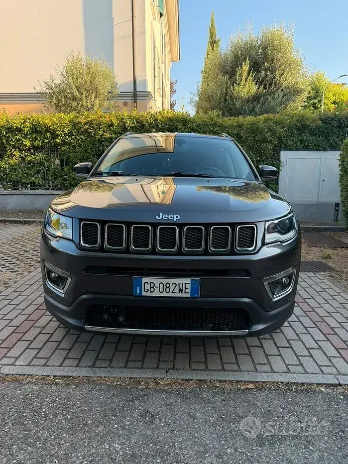 Usata Jeep Compass 120 CV (88 kW) 2020 Grigio SUV