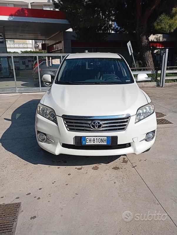 Usata Toyota RAV4 150 CV (110 kW) 2011 Bianco SUV