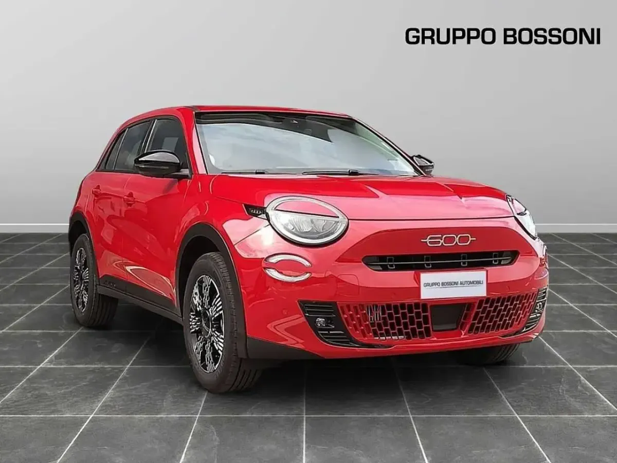 Usata Fiat 600 Icon 110 CV (80 kW) 2025 Rosso SUV