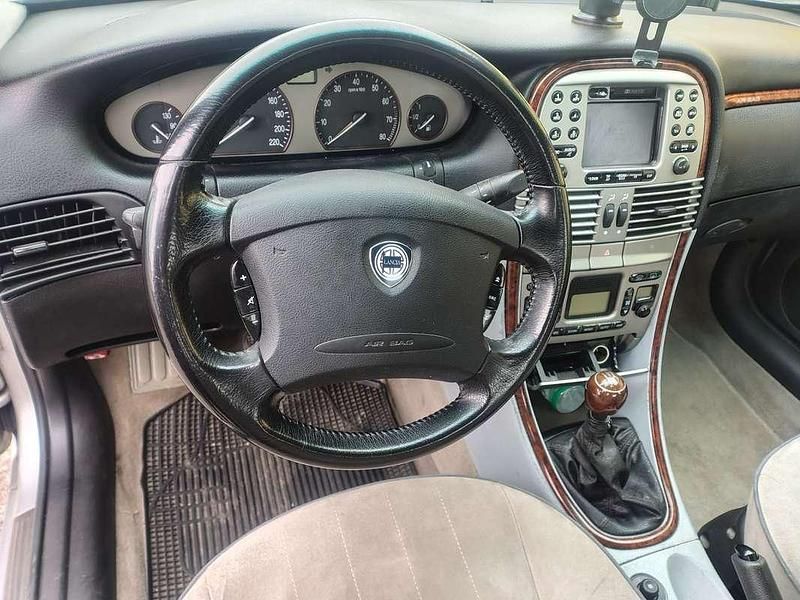 Usata Lancia Lybra 103 CV (75 kW) 2002 Berlina