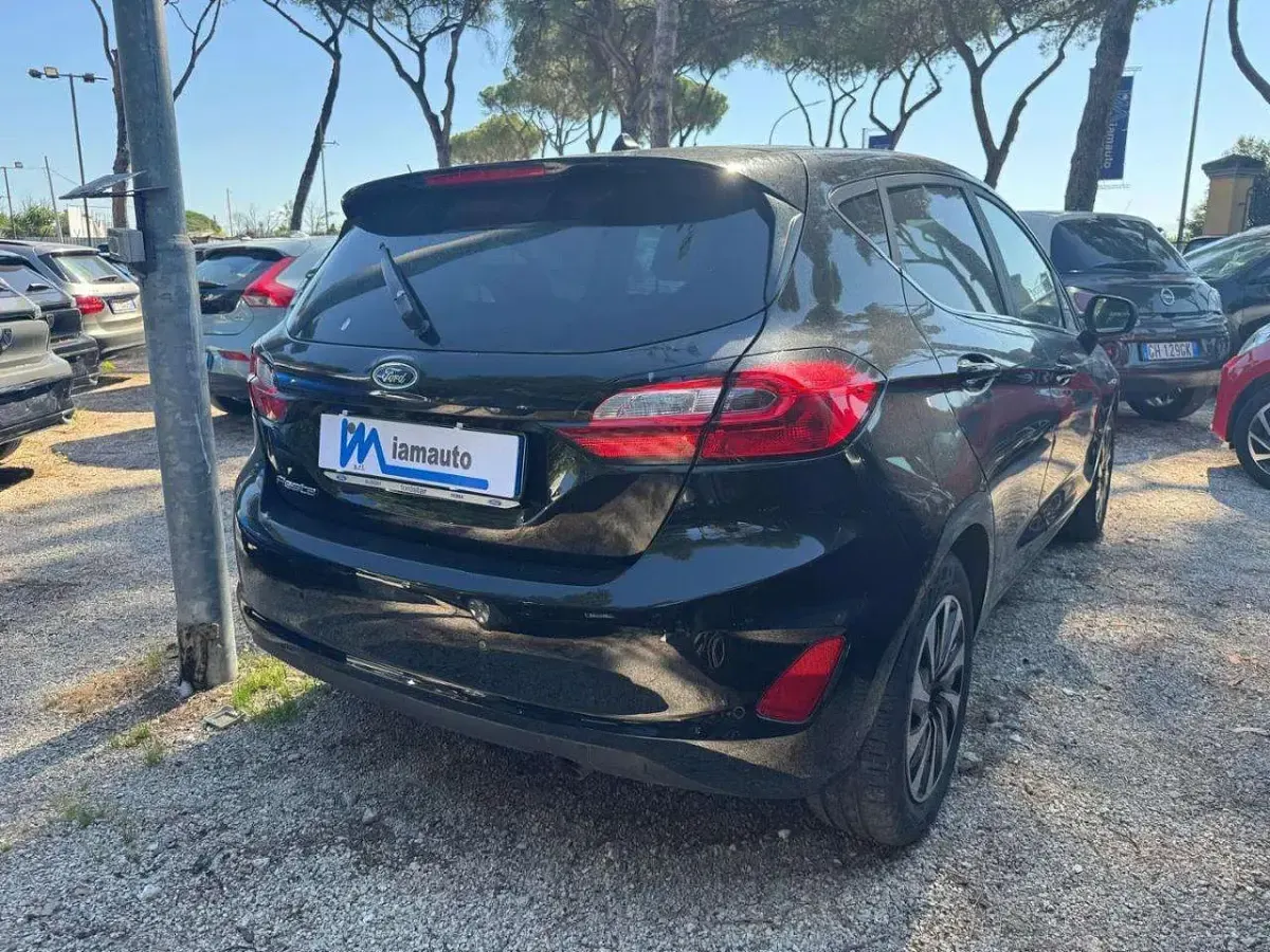 Usata Ford Fiesta 125 CV (91 kW) 2023 Grigio Berlina