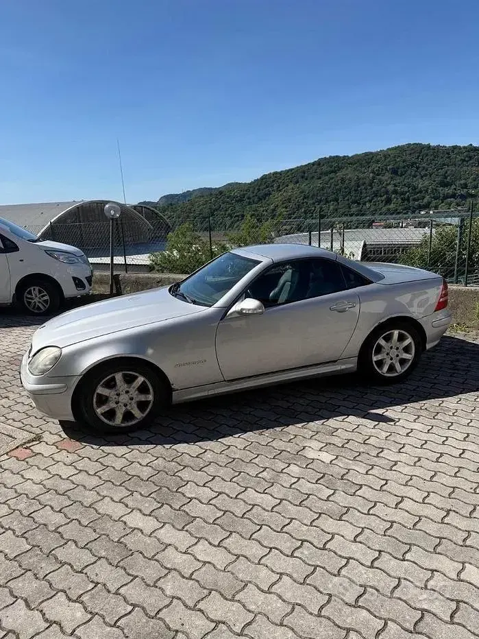 Usata Mercedes SLK200 163 CV (119 kW) 2001 Grigio Cabrio