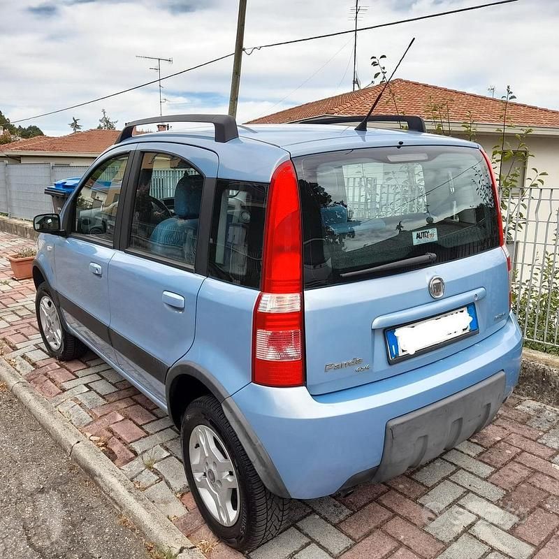 Usata Fiat Panda 4x4 69 CV (50 kW) 2008 Blu Utilitaria