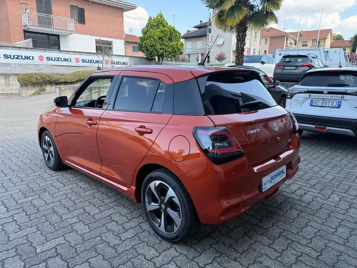 Nuova Suzuki Swift 82 CV (60 kW) 2026 Arancione Utilitaria