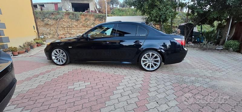 Usata BMW 535 M Sport 272 CV (200 kW) 2005 Blu Berlina