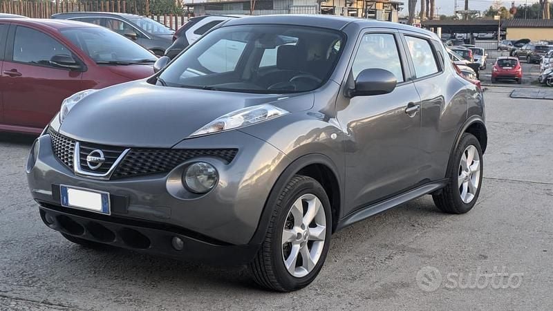 Usata Nissan Juke Acenta 117 CV (86 kW) 2011 Grigio SUV