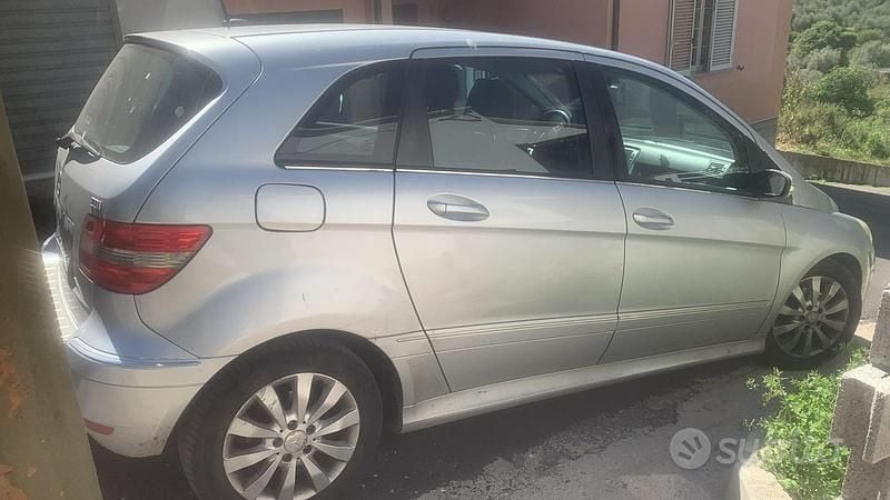 Usata Mercedes B180 2006 Grigio Monovolume