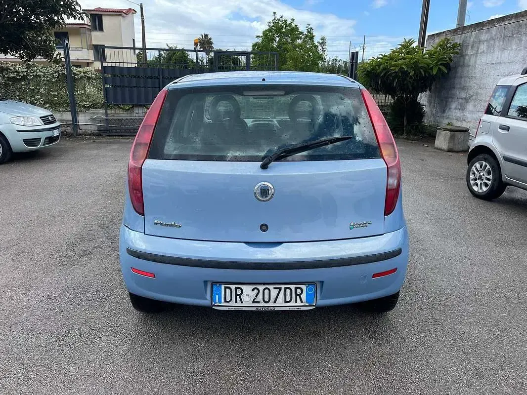 Usata Fiat Punto 60 CV (44 kW) 2006 Blu/azzurro Utilitaria