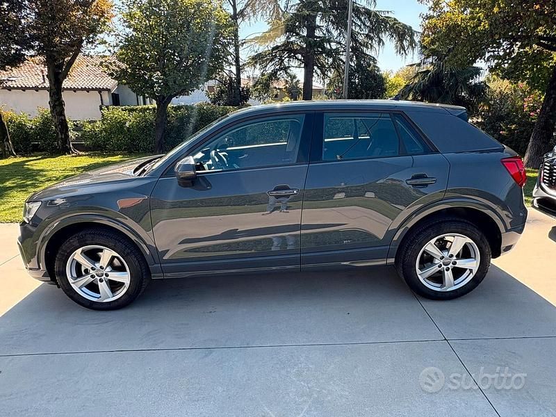 Usata Audi Q2 Admired 116 CV (85 kW) 2019 Grigio SUV