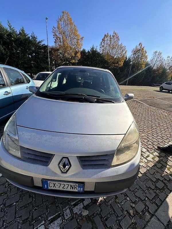 Usata Renault Scénic II Exception 131 CV (96 kW) 2005 Argento Monovolume