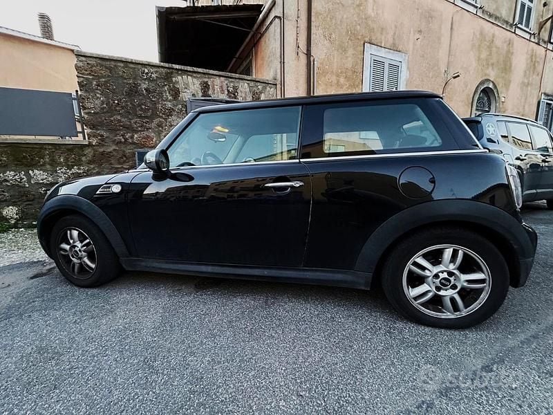 Usata Mini ONE 75 CV (55 kW) 2012 Nero Utilitaria