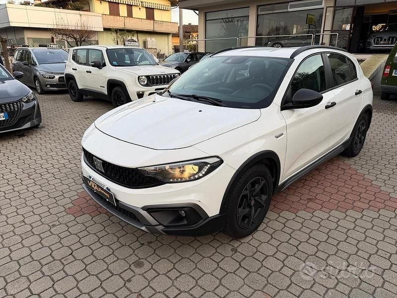 Usata Fiat Tipo Cross 131 CV (96 kW) 2021 Bianco Berlina