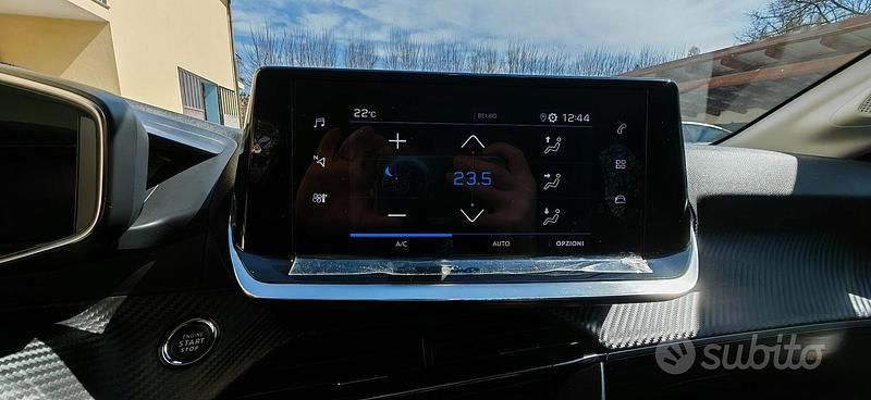 Usata Peugeot 208 Allure 75 CV (55 kW) 2020 Grigio Utilitaria