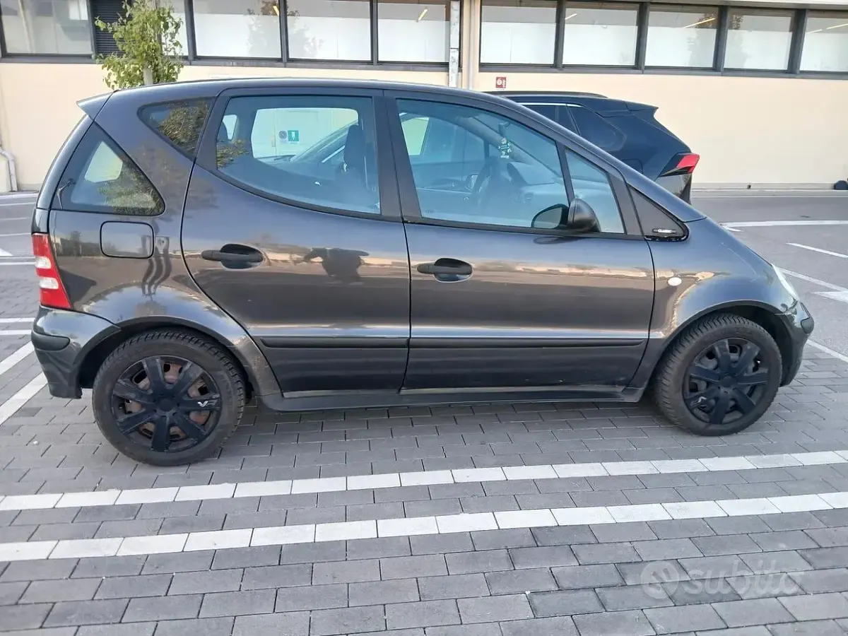 Usata Mercedes A140 Classic 82 CV (60 kW) 2003 Grigio Utilitaria