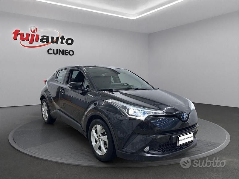 Usata Toyota C-HR Active 122 CV (89 kW) 2017 Nero SUV