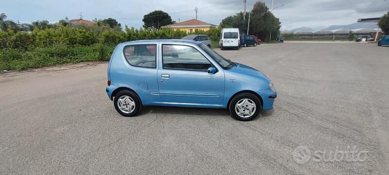 Usata Fiat 600 Active 54 CV (39 kW) 2010 Blu Berlina