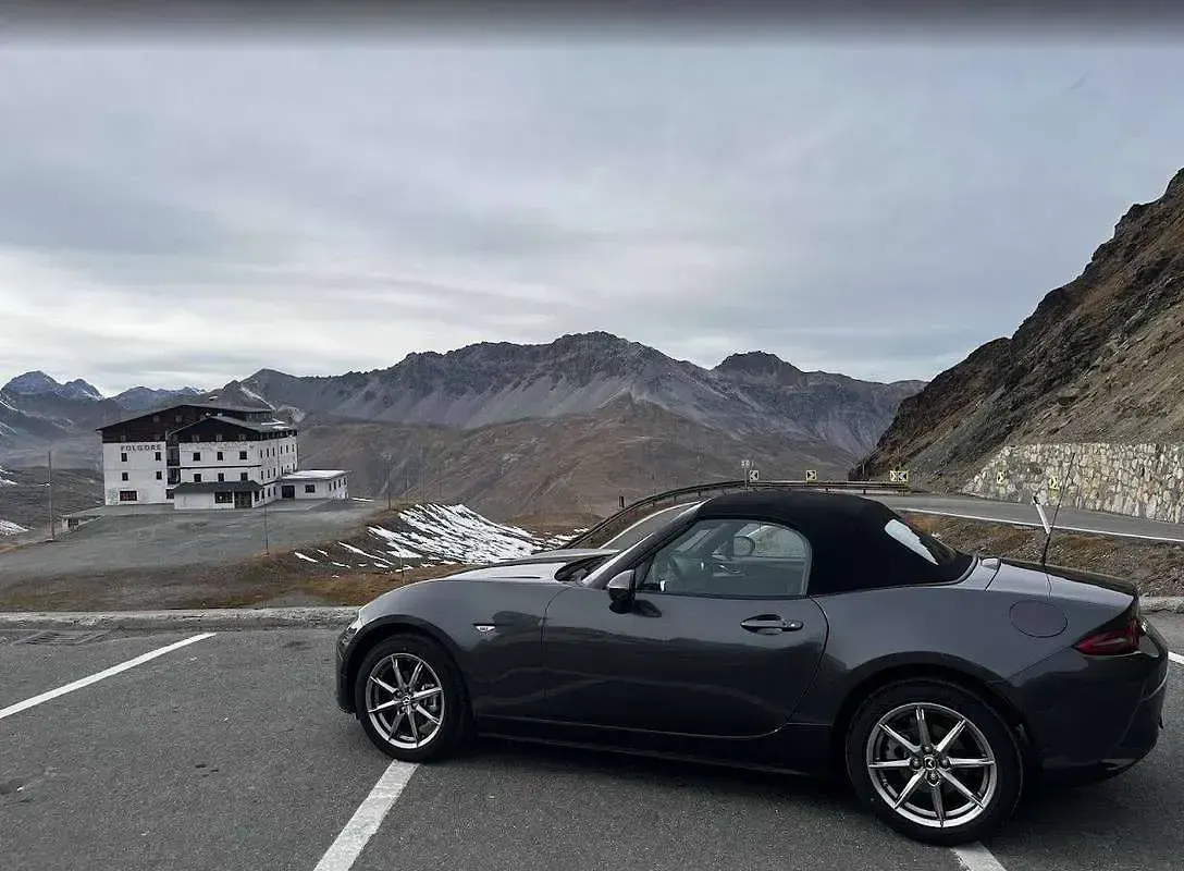 Usata Mazda MX5 Exclusive-Line 132 CV (97 kW) 2025 Grigio Cabrio