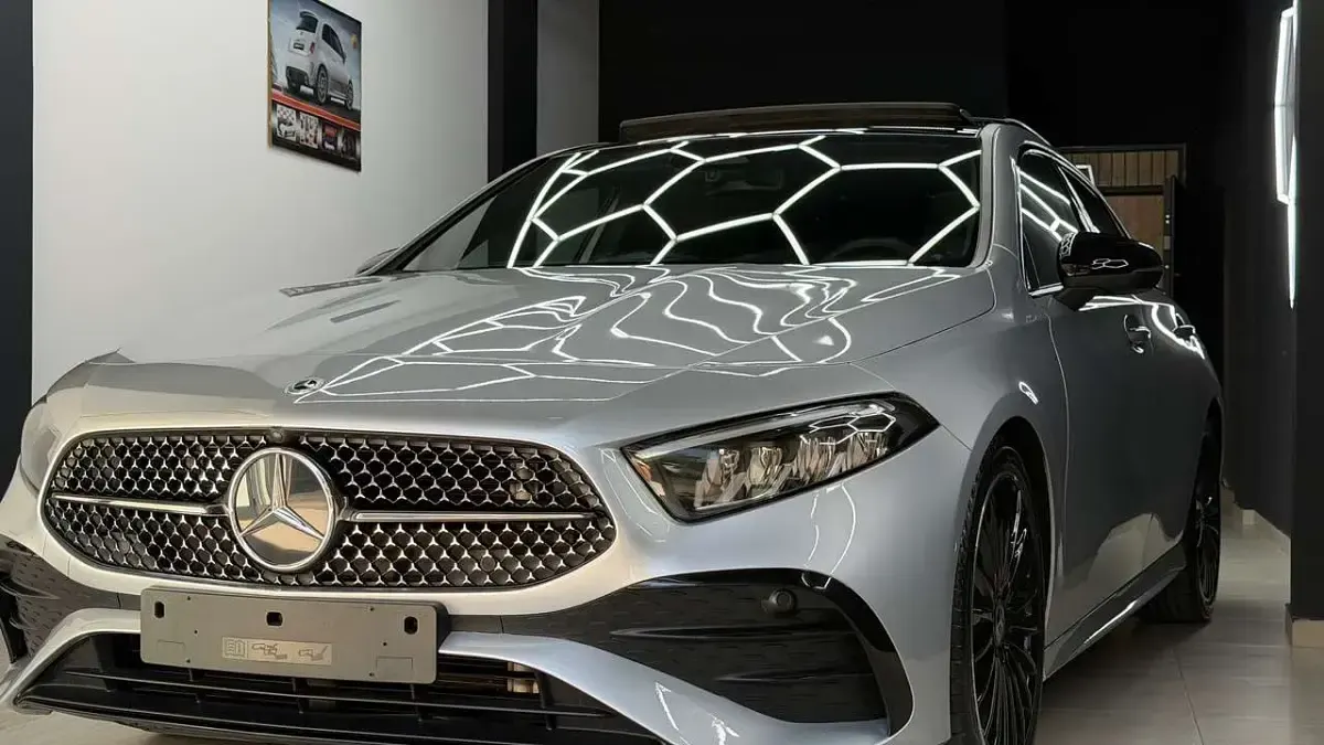 Usata Mercedes A180 AMG Line Premium Plus 116 CV (85 kW) 2023 Grigio Berlina