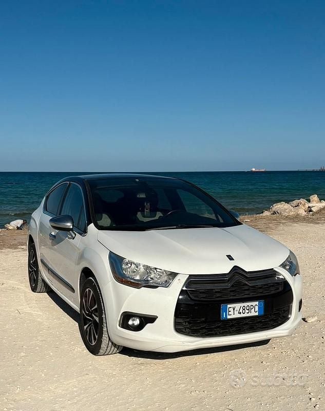 Bianco Usata 2015 Citroën DS4 Due volumi | 9000 € (Buon prezzo) - Immagine 1/4