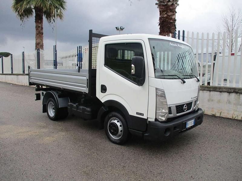 Usata Nissan Cabstar 136 CV (100 kW) 2015 Bianco Pick-up