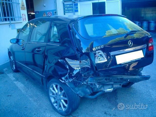 Usata Mercedes B180 940 CV (691 kW) 2006 Nero Monovolume