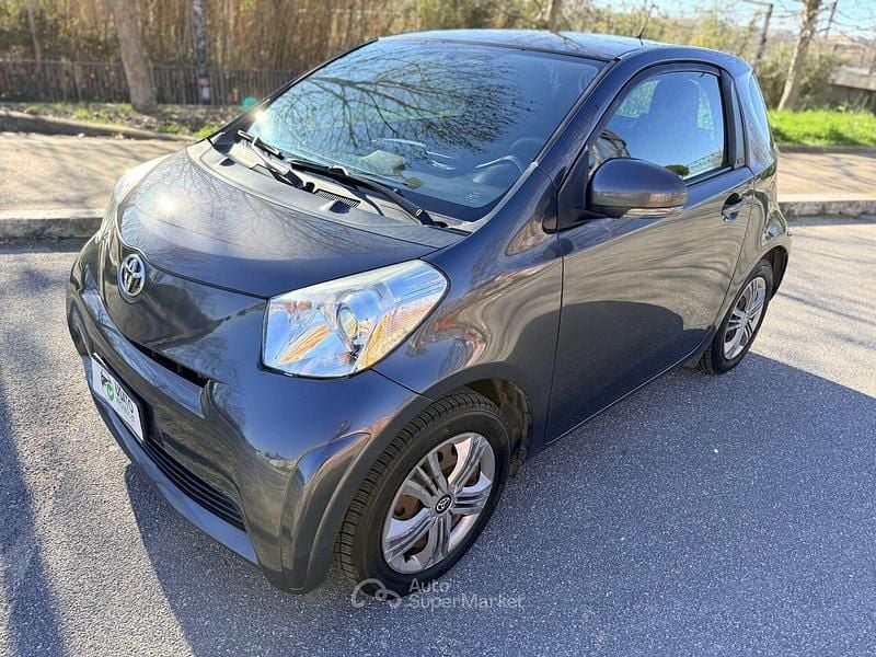 Usata Toyota iQ 68 CV (50 kW) 2014 Grigio Utilitaria
