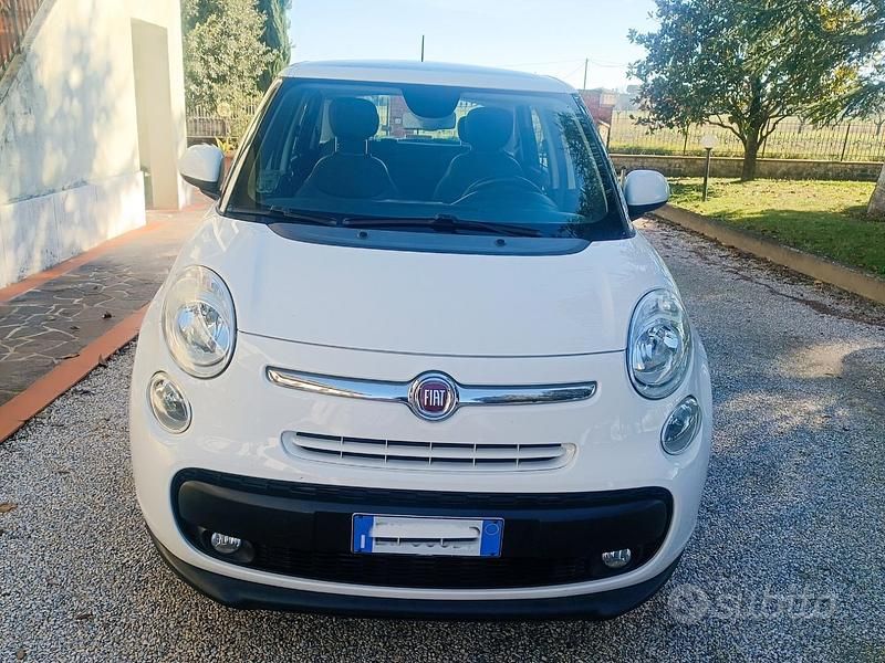 Bianco Usata 2014 Fiat 500L Pop Monovolume | 5000 € (Buon prezzo) - Immagine 1/4