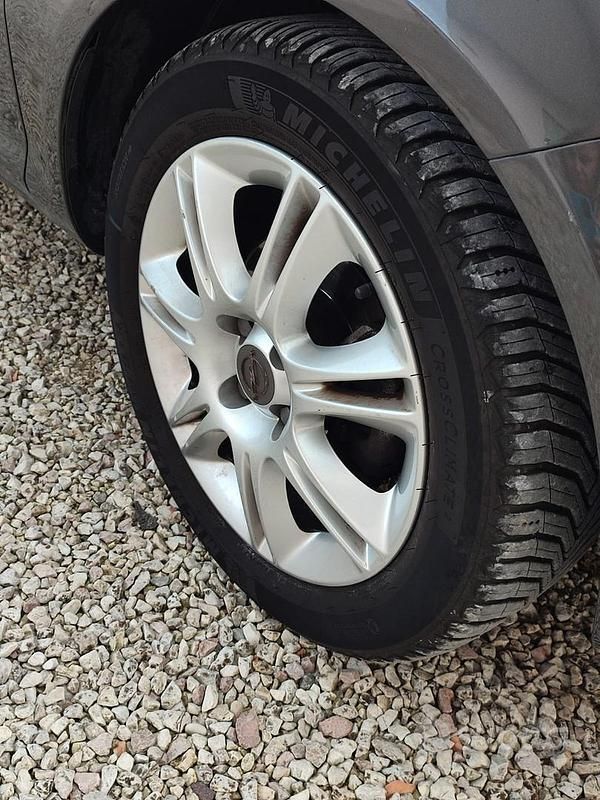 Usata Opel Corsa 85 CV (62 kW) 2011 Utilitaria