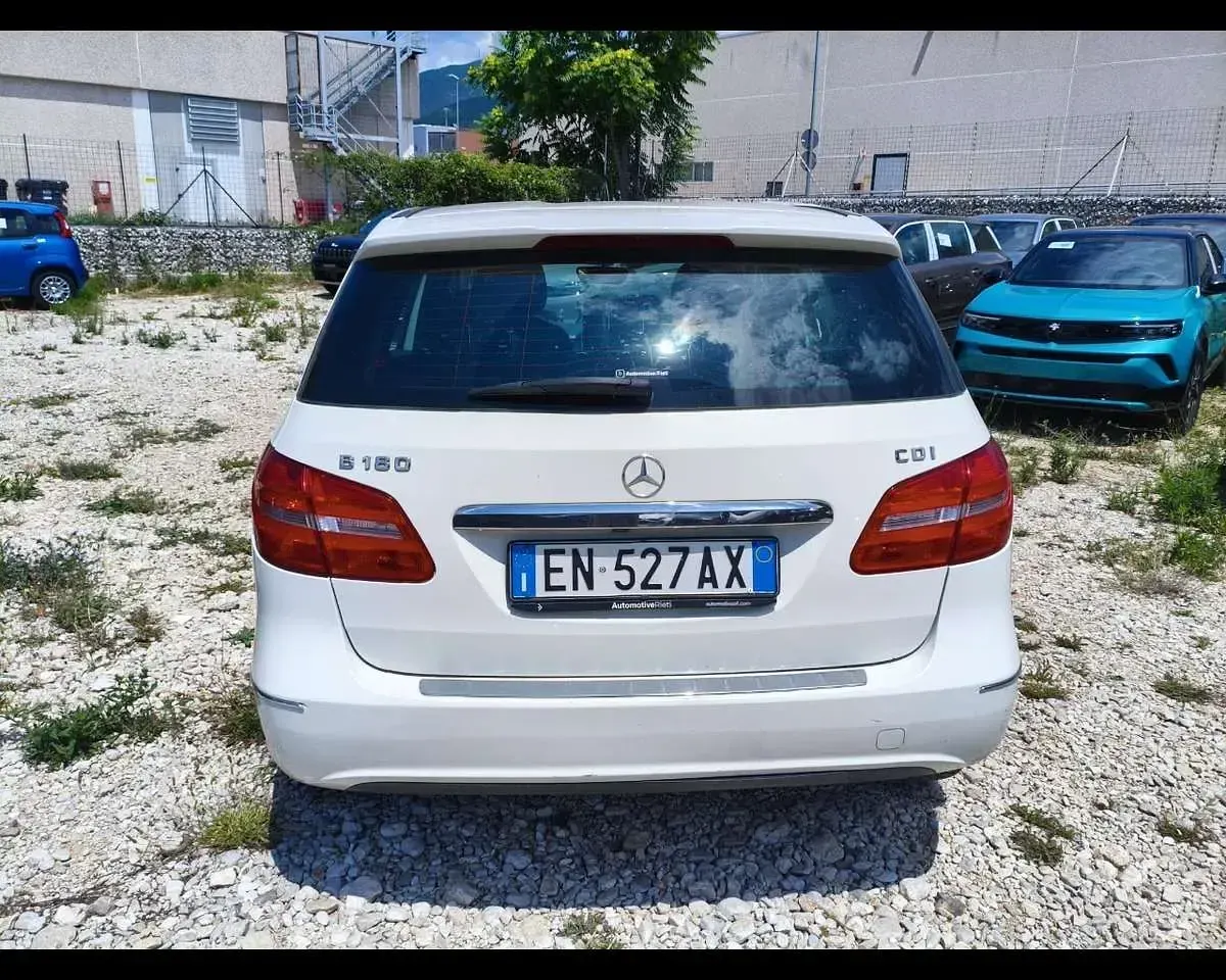 Usata Mercedes B180 Executive 109 CV (80 kW) 2012 Bianco Utilitaria