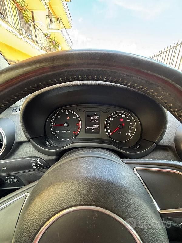 Usata Audi A1 105 CV (77 kW) 2012 Nero Utilitaria