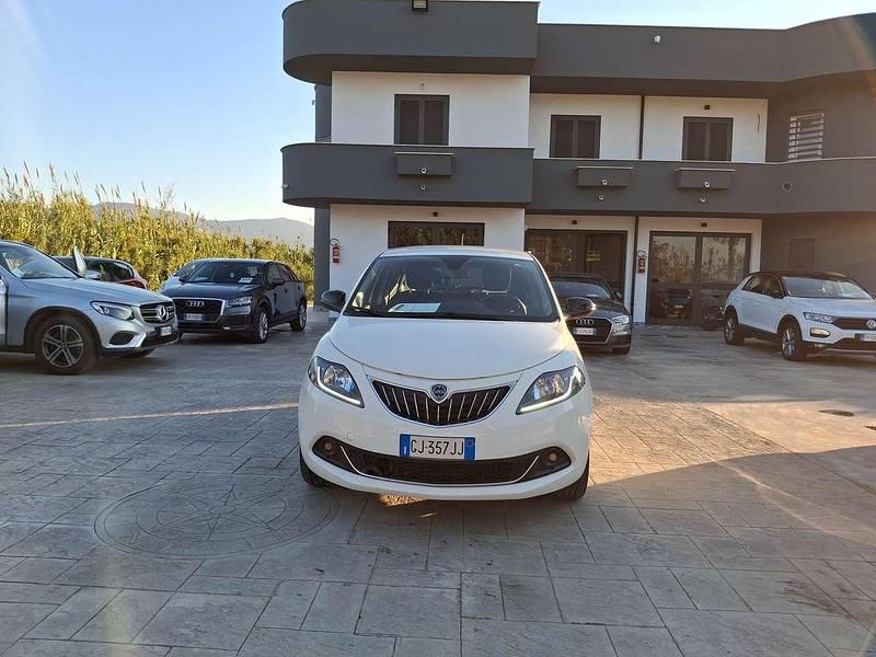 Usata Lancia Ypsilon Gold 69 CV (50 kW) 2022 Other Utilitaria