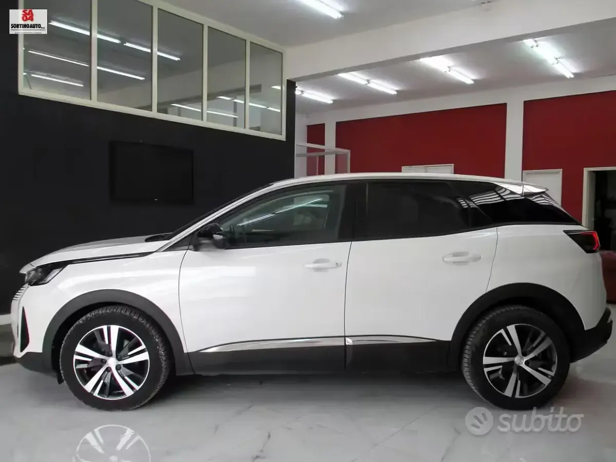 Usata Peugeot 3008 Allure 131 CV (96 kW) 2022 Bianco SUV