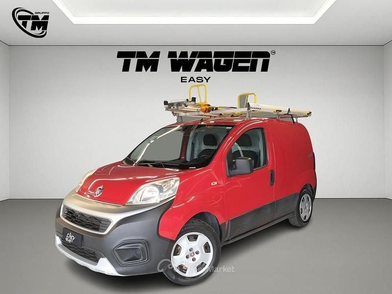 Rosso Usata 2017 Fiat Fiorino Monovolume | 7400 € (Ottimo prezzo) - Immagine 1/4