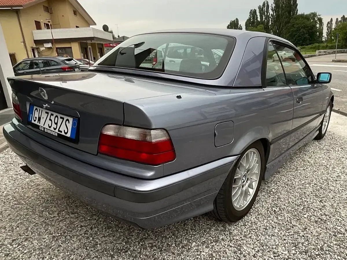 Usata BMW 325 Cabriolet 192 CV (141 kW) 1994 Bluazzurro Cabrio