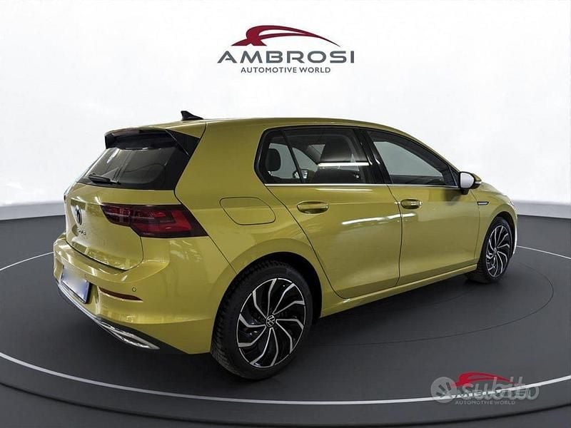 Usata VW Golf VIII Style 150 CV (110 kW) 2020 Giallo
